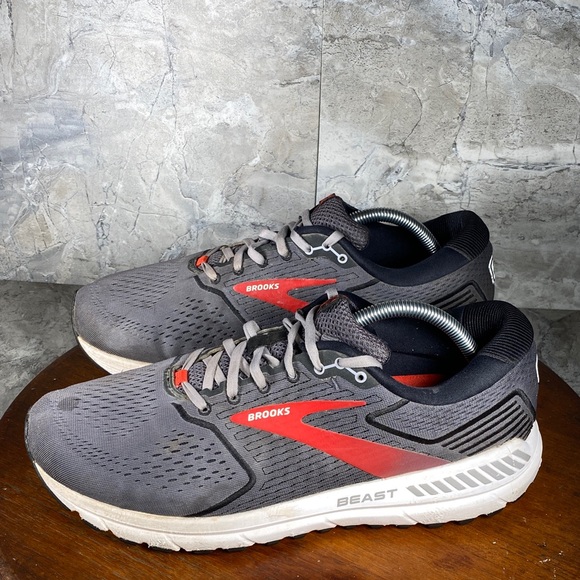 Brooks Beast '20 Men's Size 13 (4E) Supportive Gray/Red Athletic